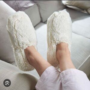 Cozy Cream Microwavable Fuzzy Slippers
